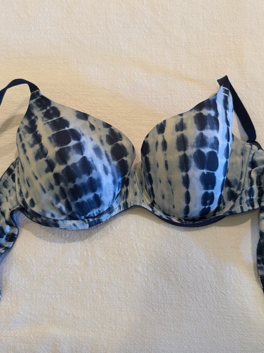 PINK Victoria's Secret Blue Tie-Dye Underwire T-Shirt Bra